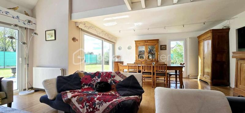 Maison - 300 m² - 8 pièces