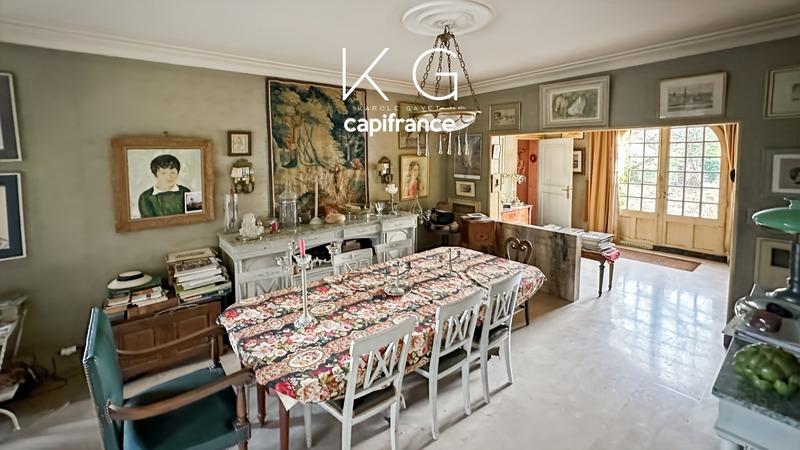 Propriété - 230 m² - 10 pièces