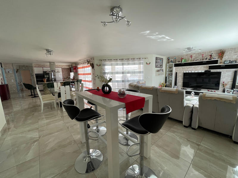 Villa - 193 m² - 6 pièces