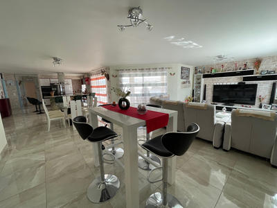 Villa - 193 m² - 6 pièces