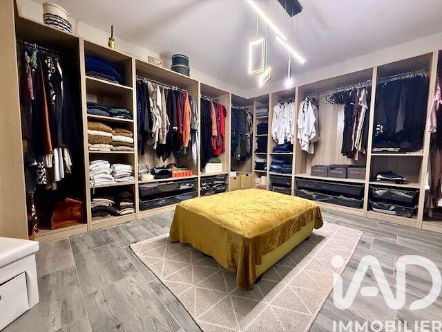 Maison - 193 m² - 8 pièces