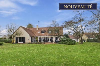 Propriété - 241 m² - 9 pièces