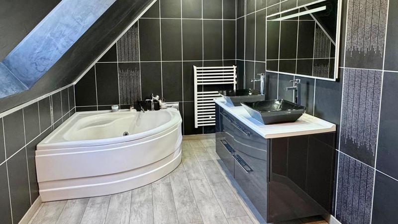 Maison - 185 m² - 7 pièces