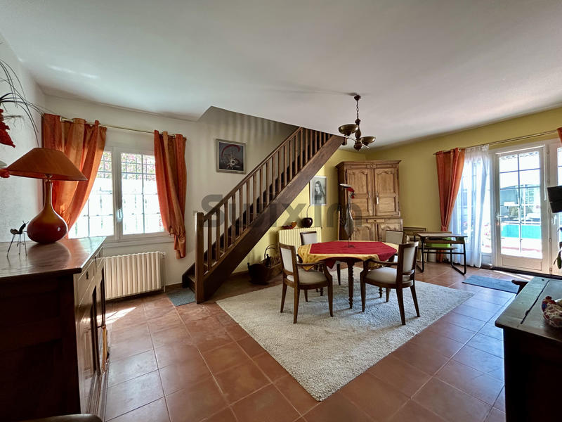 Propriété - 767 m² - 30 pièces