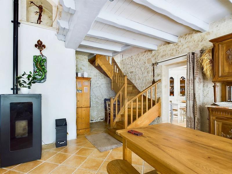 Maison - 180 m² - 12 pièces