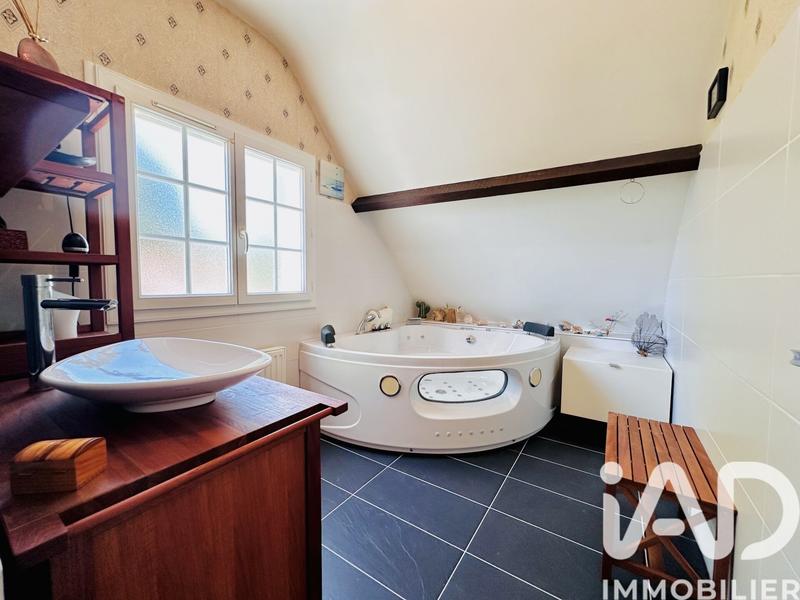 Maison - 170 m² - 9 pièces