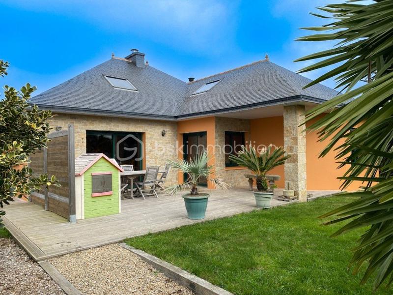 Demeure - 155 m² - 8 pièces