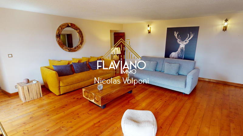 Maison - 205 m² - 7 pièces