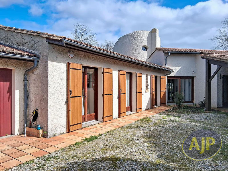 Maison - 144 m² - 5 pièces