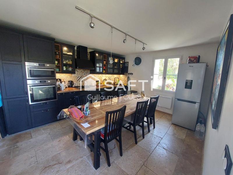 Maison - 240 m² - 10 pièces