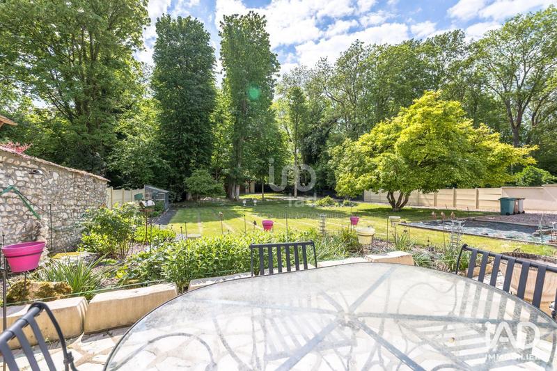 Maison - 185 m² - 8 pièces