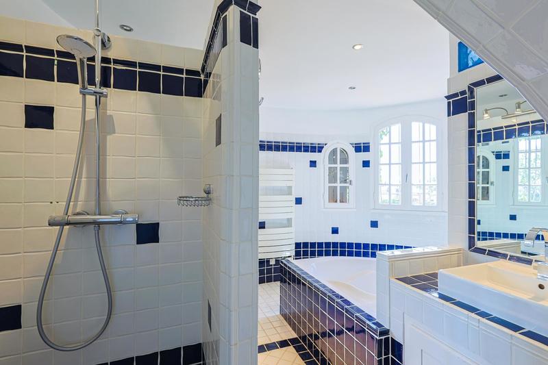 Villa - 190 m² - 6 pièces