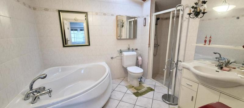 Maison - 210 m² - 7 pièces