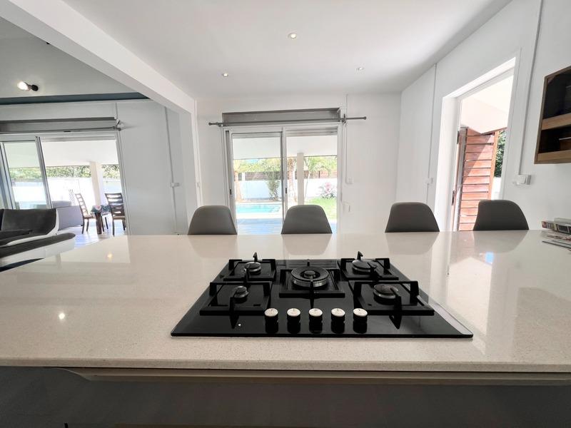 Maison - 180 m² - 6 pièces