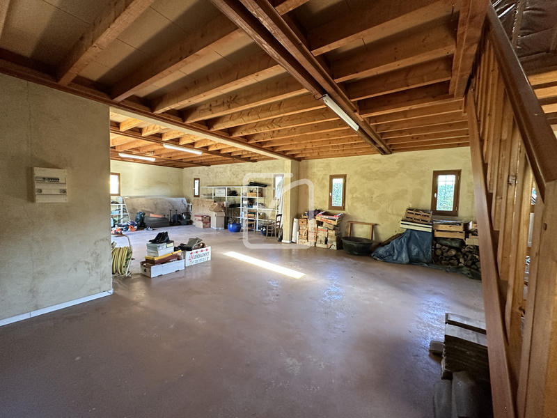 Maison - 250 m² - 11 pièces