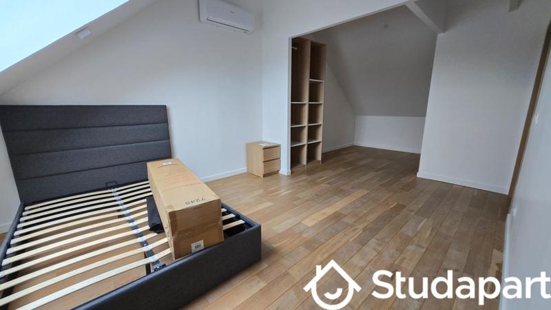 Chambre - 9 m² - 1 pièce