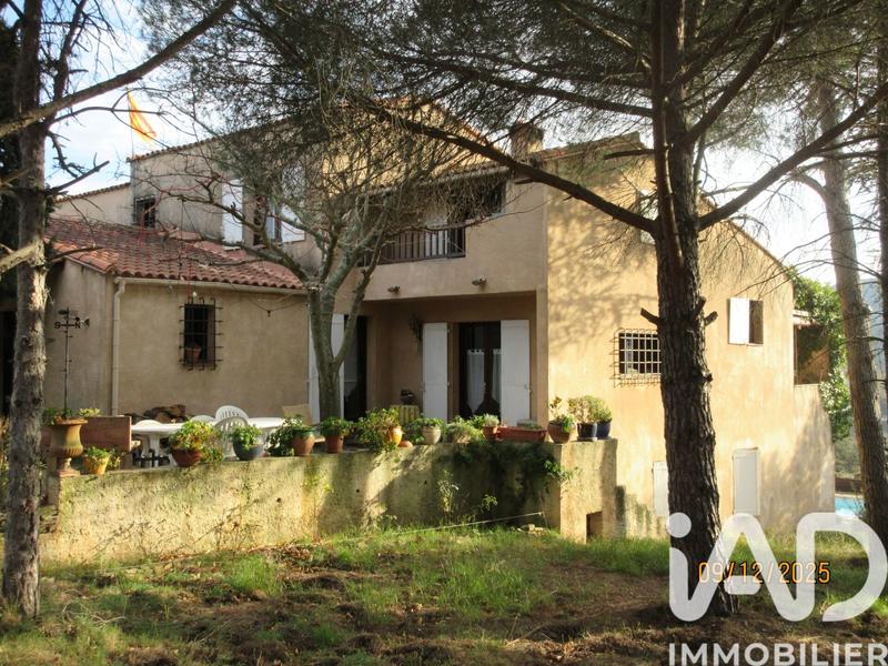 Maison - 275 m² - 10 pièces