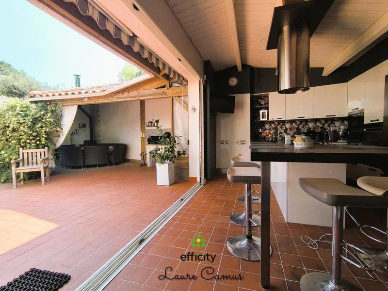 Maison - 223 m² - 10 pièces