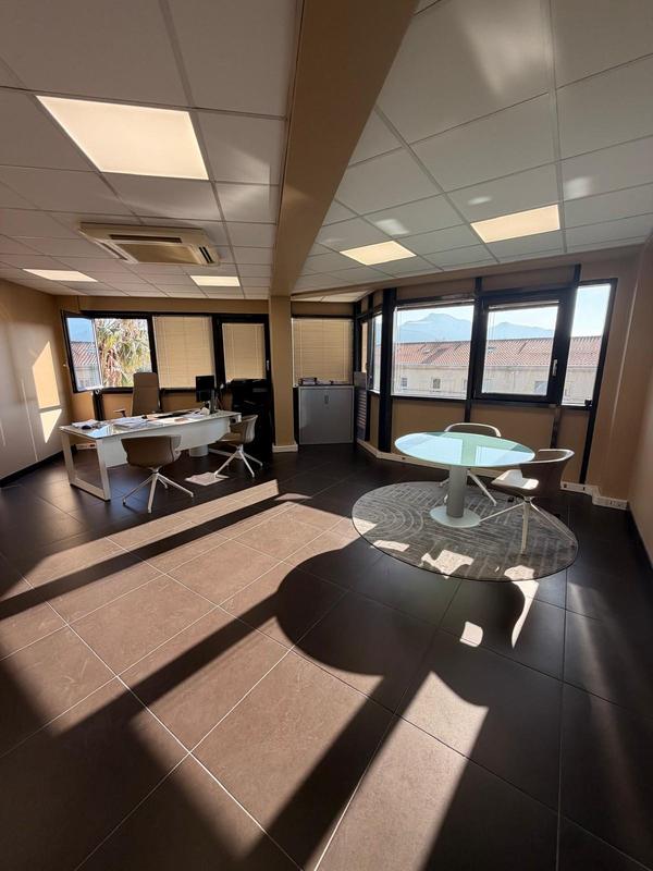 Local d'activités - 35 m² - 1 pièce