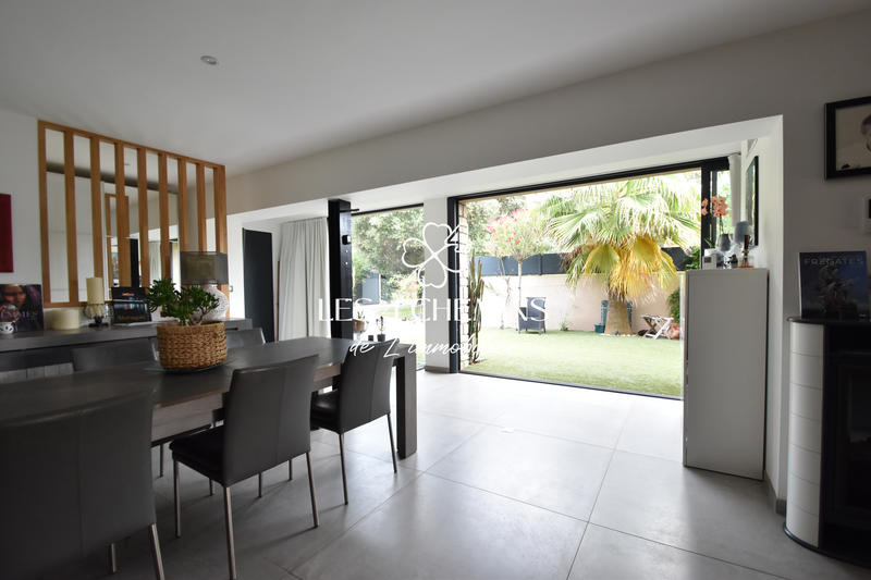 Villa - 200 m² - 7 pièces