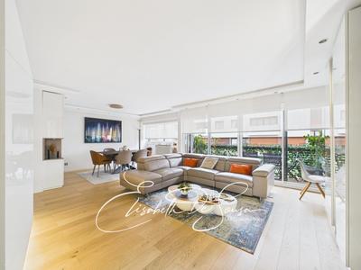 Appartement - 93 m² - 4 pièces