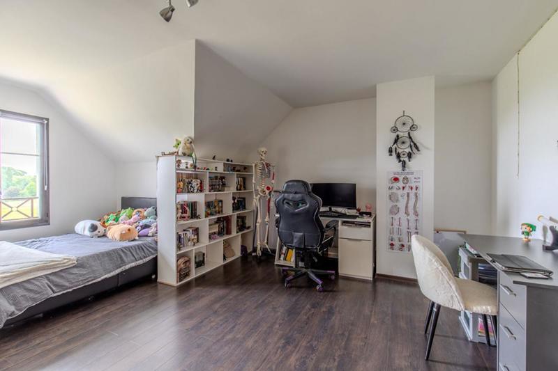 Maison - 245 m² - 7 pièces