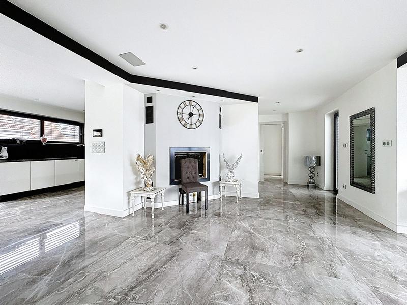 Maison - 196 m² - 8 pièces