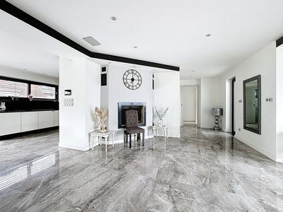 Maison - 196 m² - 8 pièces