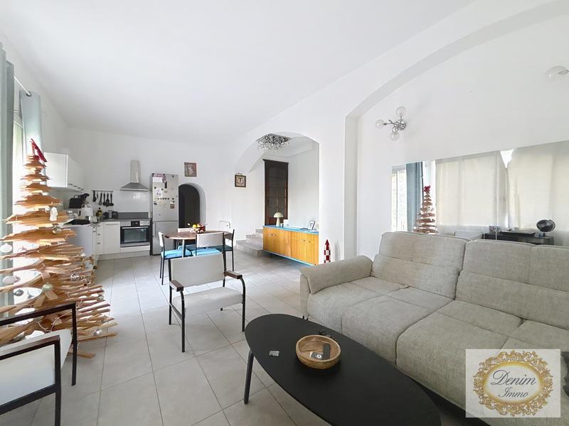 Appartement - 95 m² - 3 pièces