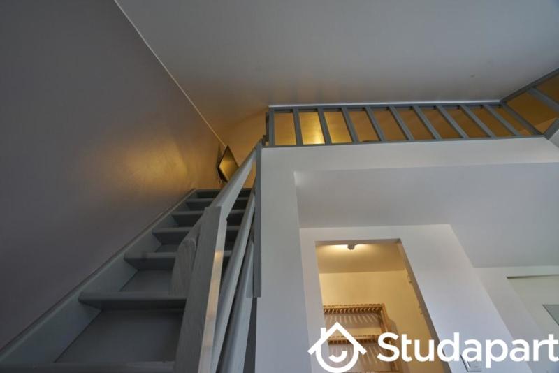 Chambre - 9 m² - 1 pièce