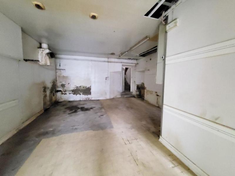 Immeuble - 217 m² - 6 pièces