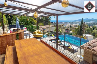 Maison - 227 m² - 5 pièces