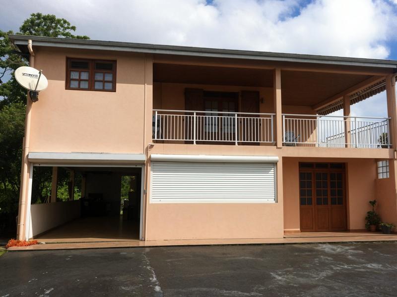 Maison - 240 m² - 9 pièces