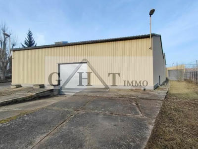 Entrepôt - 2 340 m²