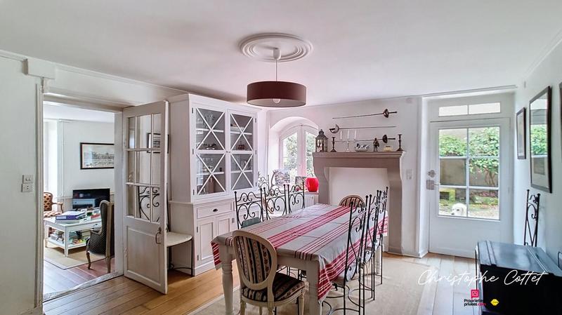 Maison - 207 m² - 8 pièces