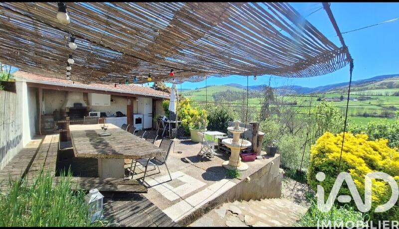 Maison - 218 m² - 9 pièces