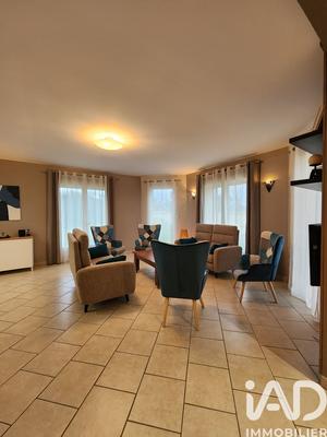 Maison - 214 m² - 6 pièces