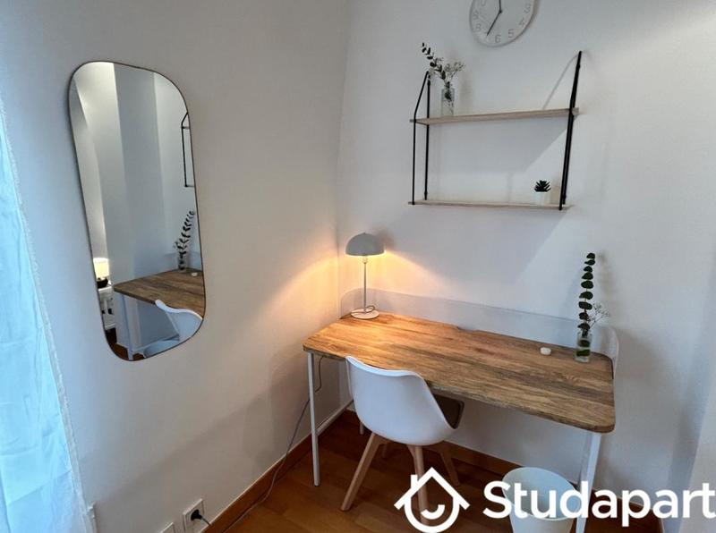 Chambre - 11 m² - 1 pièce