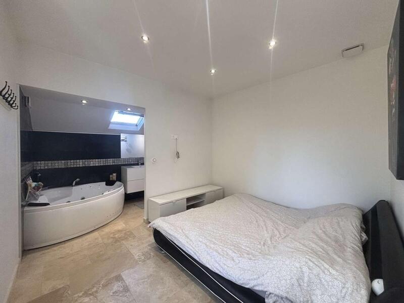 Maison - 190 m² - 5 pièces