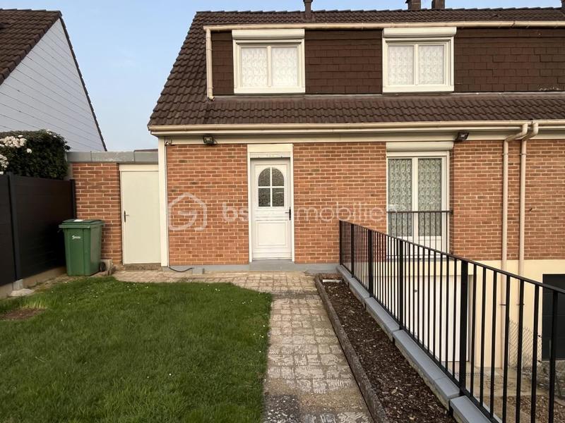 Maison - 90 m² - 5 pièces