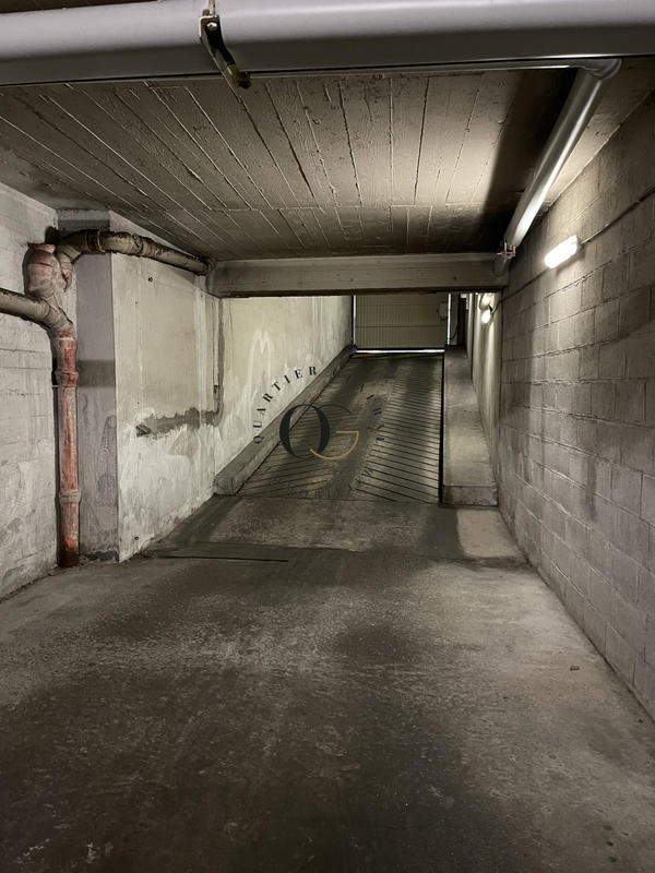 Parking / Garage - 11 m²