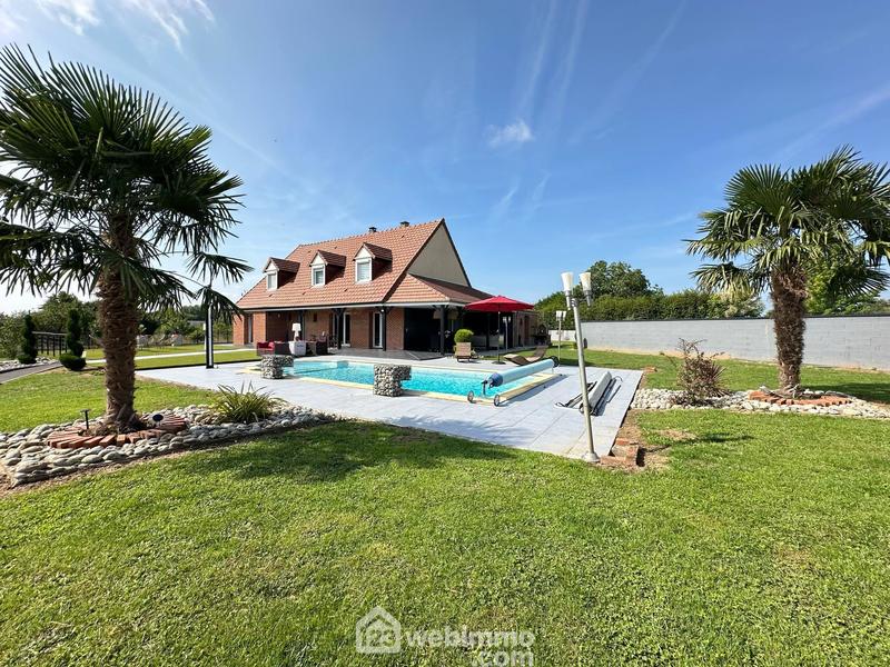 Maison - 204 m² - 9 pièces