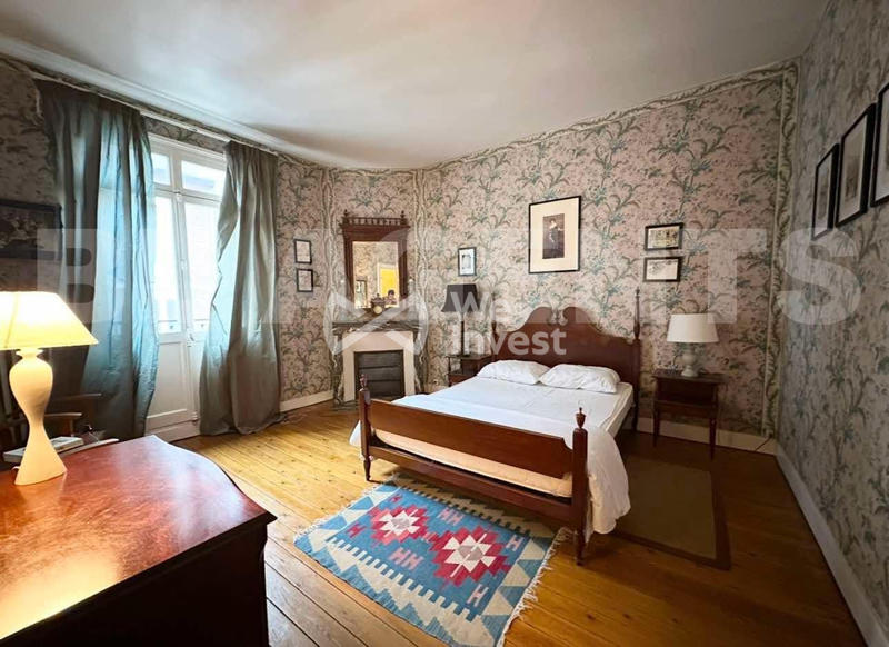 Maison - 309 m² - 12 pièces