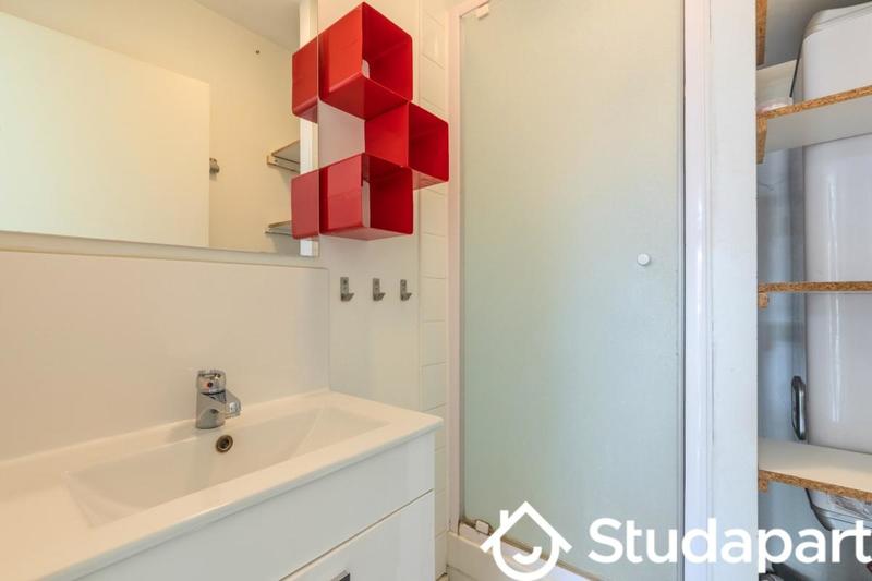 Chambre - 11 m² - 1 pièce