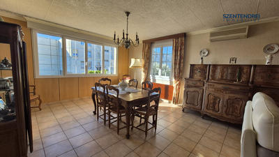 Villa - 201 m² - 7 pièces