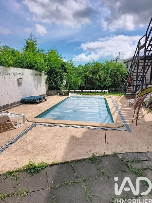 Maison - 221 m² - 16 pièces