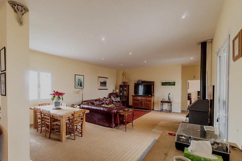 Maison contemporaine - 250 m² - 7 pièces