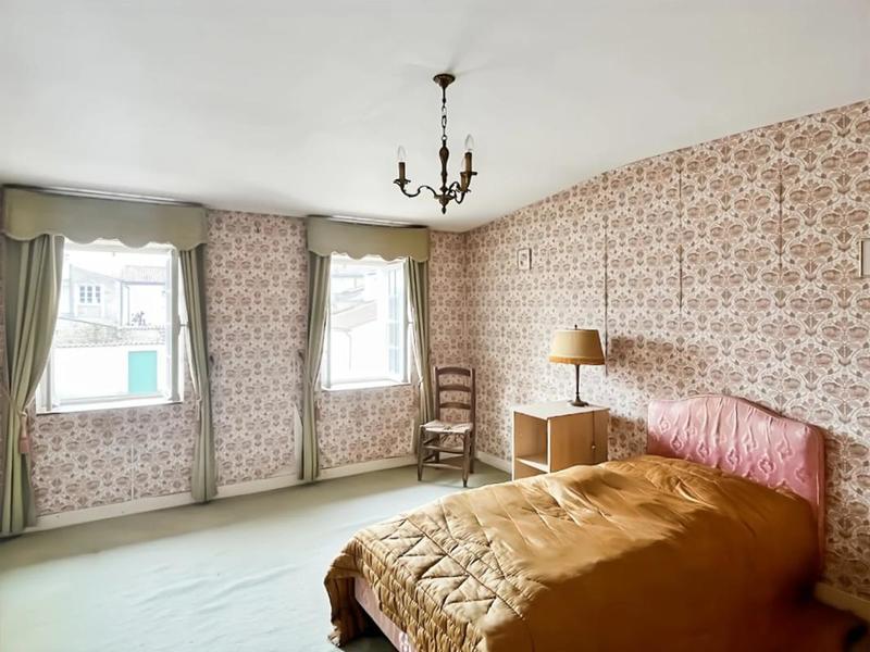 Maison - 290 m² - 8 pièces