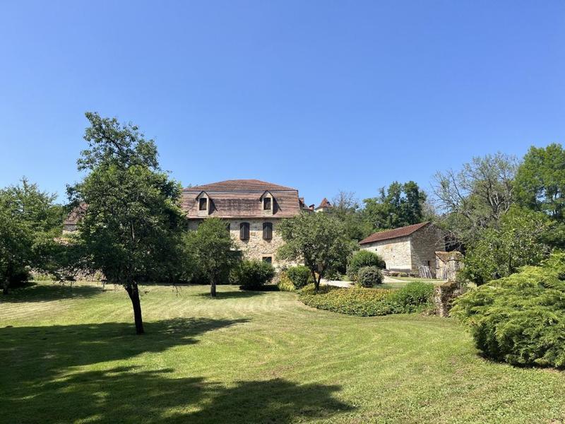 Maison de maîtres - 234 m² - 5 pièces