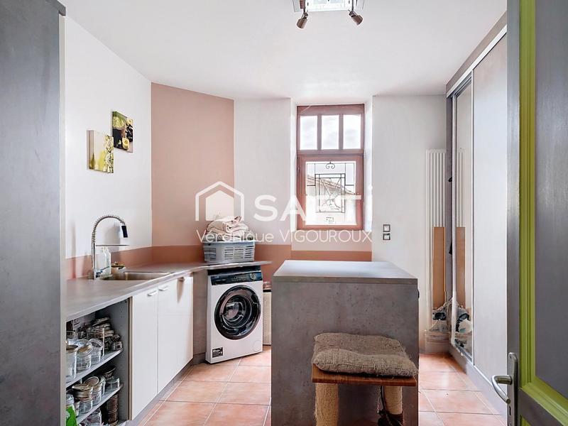 Maison - 250 m² - 7 pièces